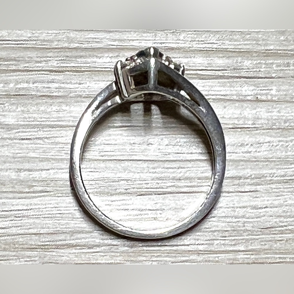 Vintage Designer Hallmarked Sterling Silver Sapphire & Diamond Ring, Size 7 - Picture 7 of 10